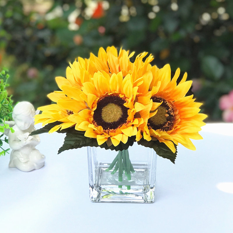 Arrangement floral en soie 6 têtes pour tournesol dans un vase en verre