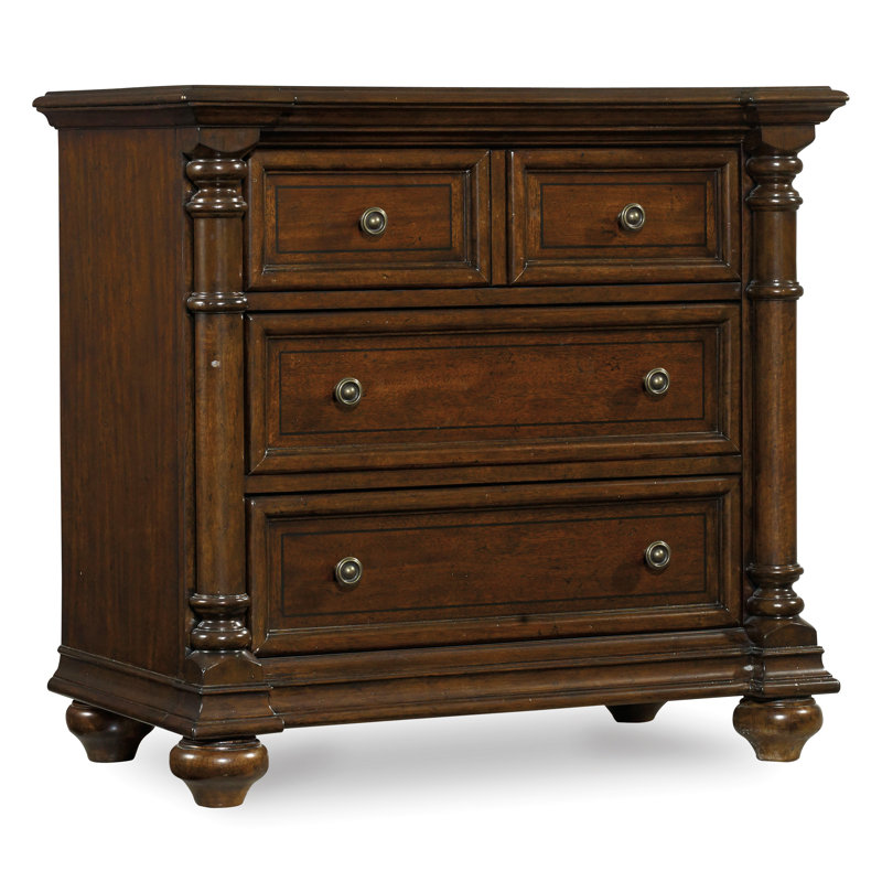 Leesburg 3 - Drawer Nightstand