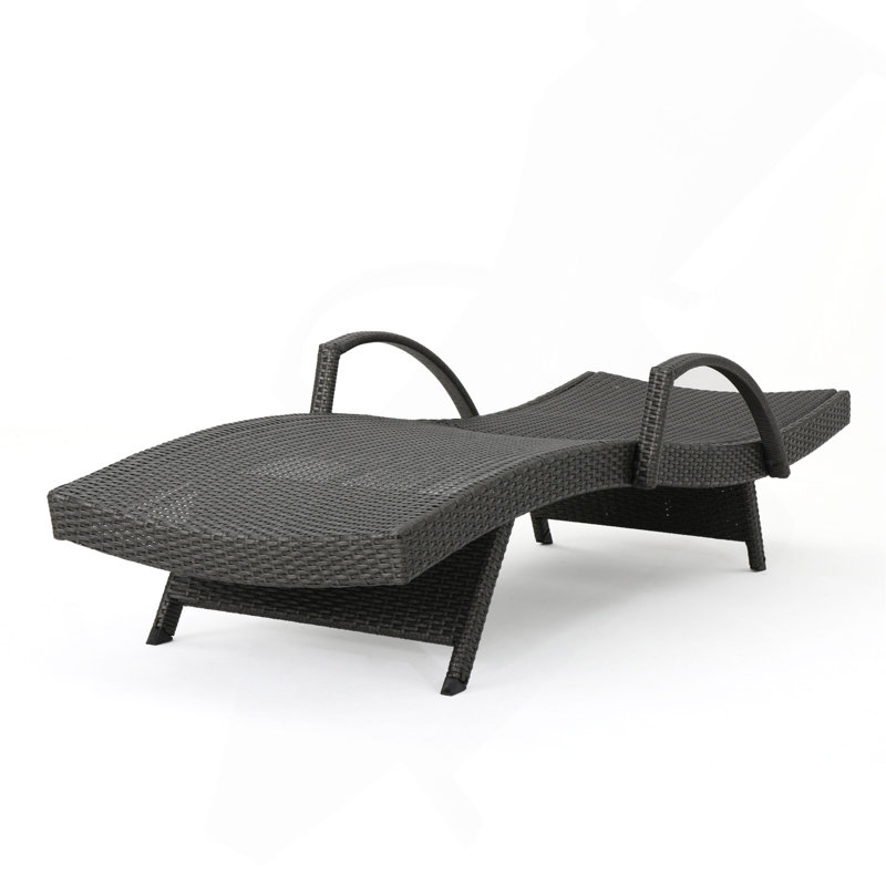 Chaise longue en osier PE avec accoudoirs