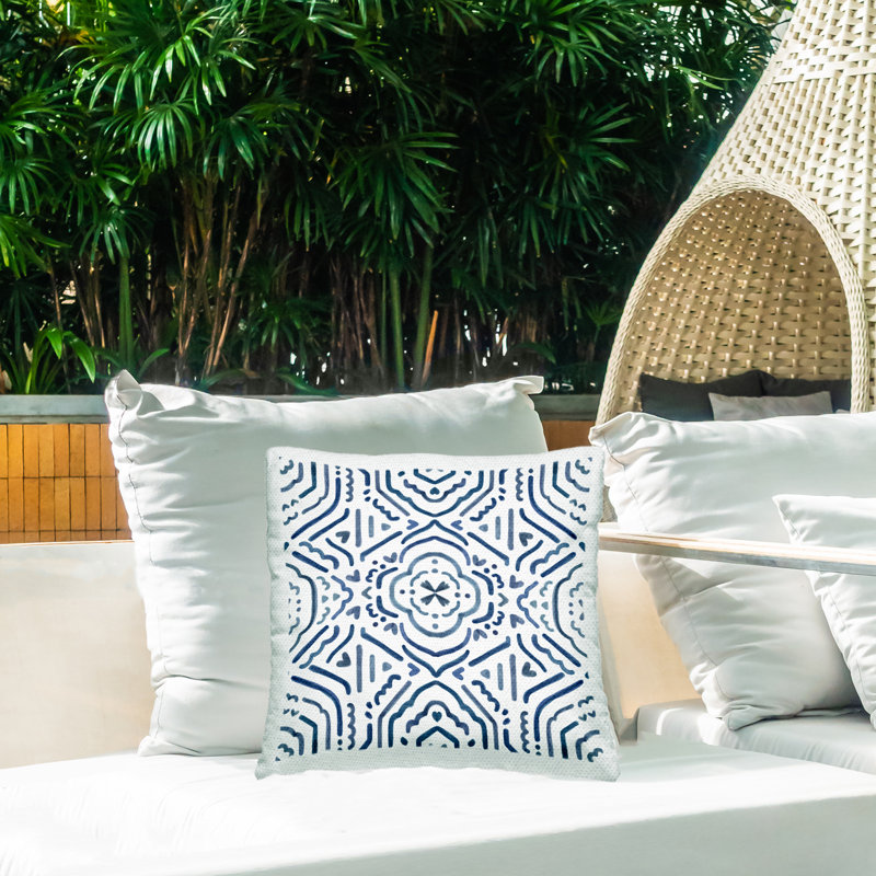 Coussin d'extérieur à motif minimaliste bleu et blanc Boho Lines