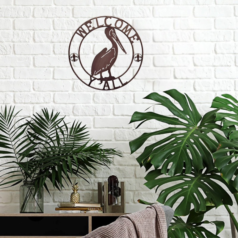 Art mural en métal côtier, panneau de bienvenue «Pelican» avec fleur de lys 24 po - décoration murale maison de plage nautique