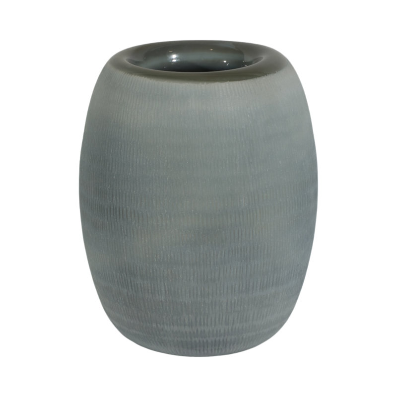 Vase en verre bleu 9 po, H 12 po x l 10 po x P 10 po