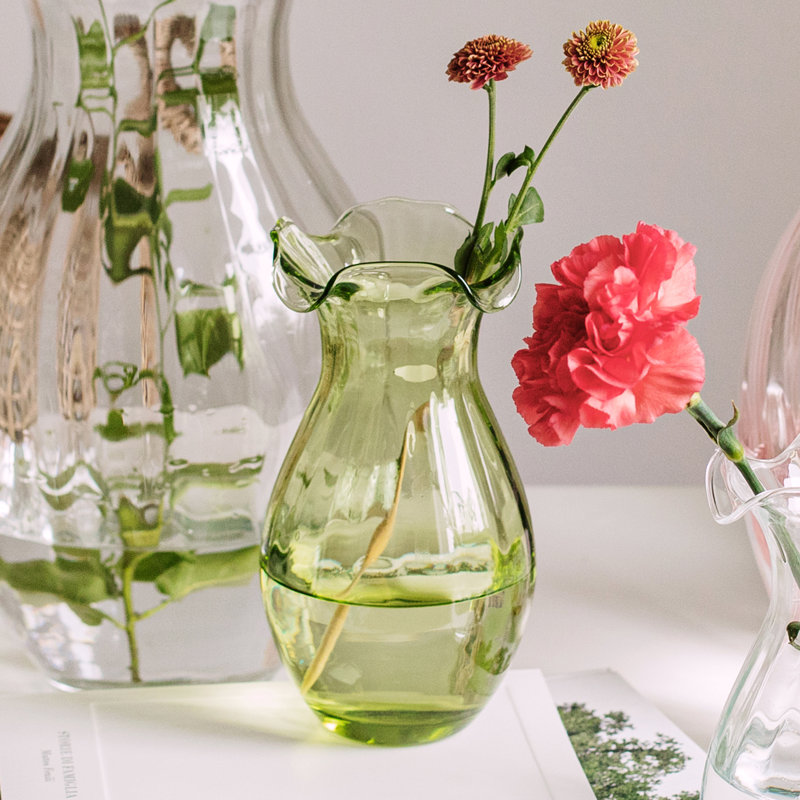 Grand vase en verre Hibiscus, H 7,5 po x l 4,25 po x P 4,25 po, Vert