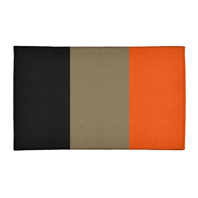 Tapis noir à rayures de hockey national