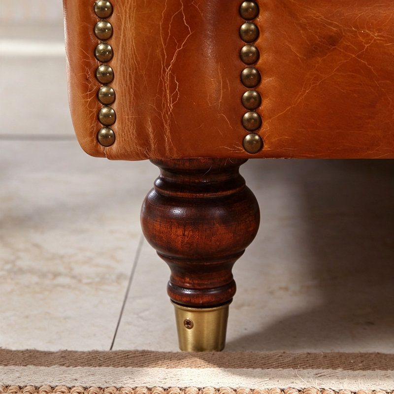 Canapé en cuir de luxe de style médiéval., L 70,8 po