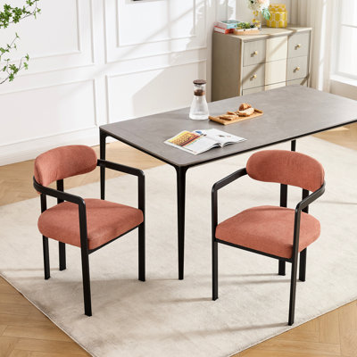 Chaises de salle à manger orange moderne avec pieds en métal noir et dossier à oreilles, de forme rectangulaire, rembourrage en mousse, profondeur de 20,81 po, processus d'assemblage simple, pieds courbés mat Mid-Century, largeur de 20,23 po, idéal pour