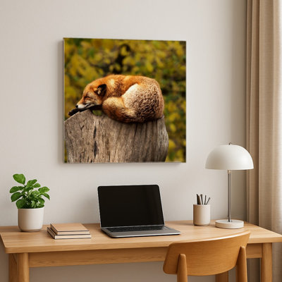 Renard endormi sur une souche d'arbre — Décoration murale carrée en métal