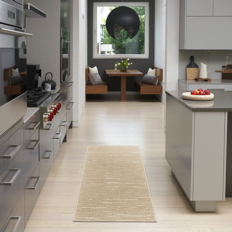 Tapis taupe Ebern Designs, Tapis de couloir 2 pi x 6 pi