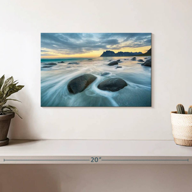 Gillard captivant plage Uttakleiv, H 8 po x l 12 po