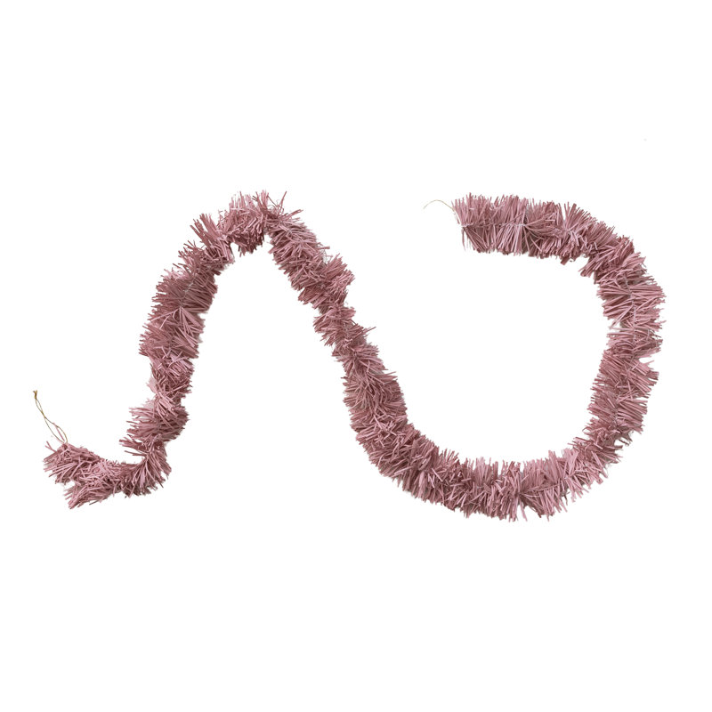 Guirlande de guirlandes roses en papier recyclé avec accents métalliques