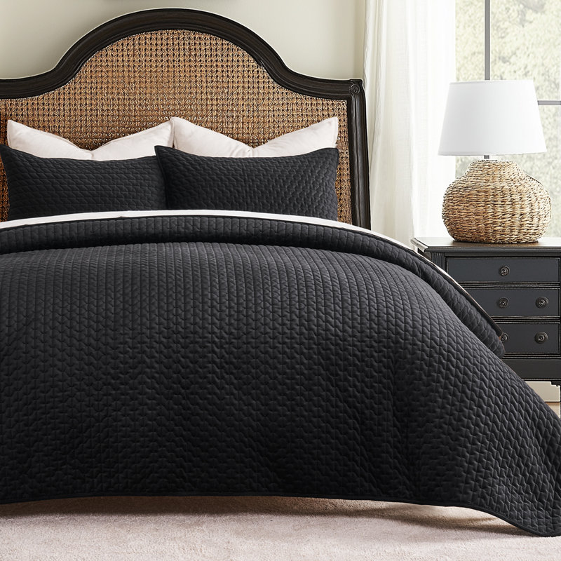 Cross-Stitch Velvet Quilt Set 3 Pieces, Queen, Black