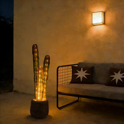 Plantes de cactus artificielles éclairées et artificielles, tailles et styles assortis avec lumières DEL dans des pots tissés décoratifs pour décoration intérieure / extérieure Boho Southwestern