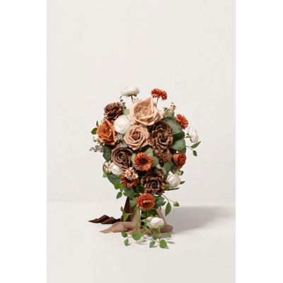 Bouquet de mariée Ling's Moment, petit bouquet champêtre dans les tons brun terre, beige sable et orange brûlé