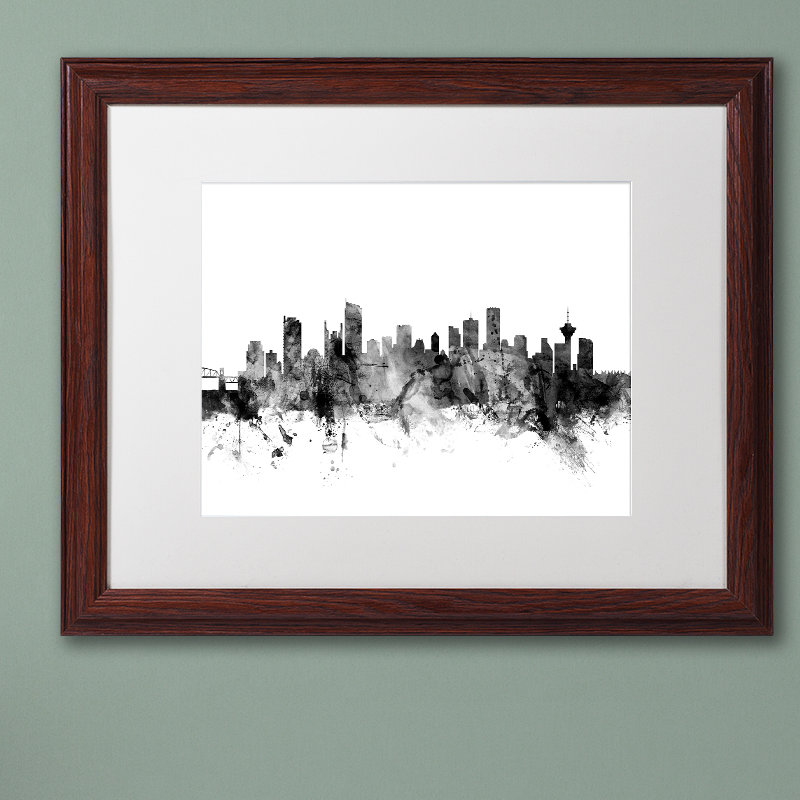 «Vancouver Canada Skyline B&W», impression encadrée, H 11 po x l 14 po x P 0,5 po, Blanc, Toile avec cadre brun