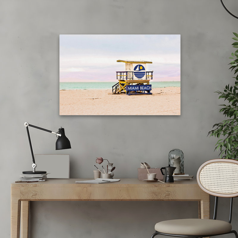 South Beach Beacon - Coastal Contemporary, H 24 po x l 16 po