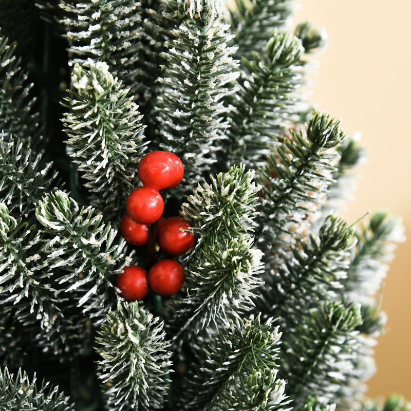 Arbre de Noël 18 po avec ornements de baies rouges et de pommes de pin