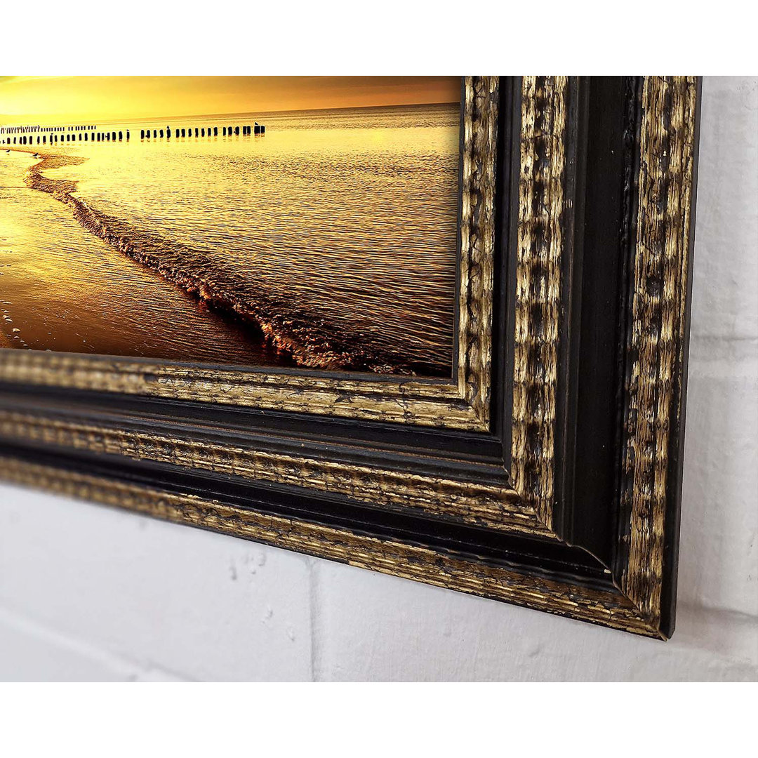 Gerahmtes Wandbild Stunning Yellow Sunset Beach