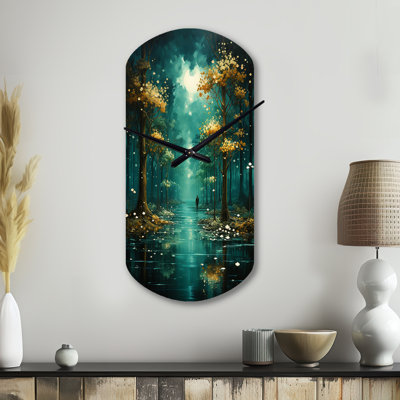 «Solitude In Forest Of Emerald I» - Horloge murale cylindrique en métal, horloge murale asymétrique dorée