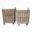 Panier en rotin sur roulettes-120285971