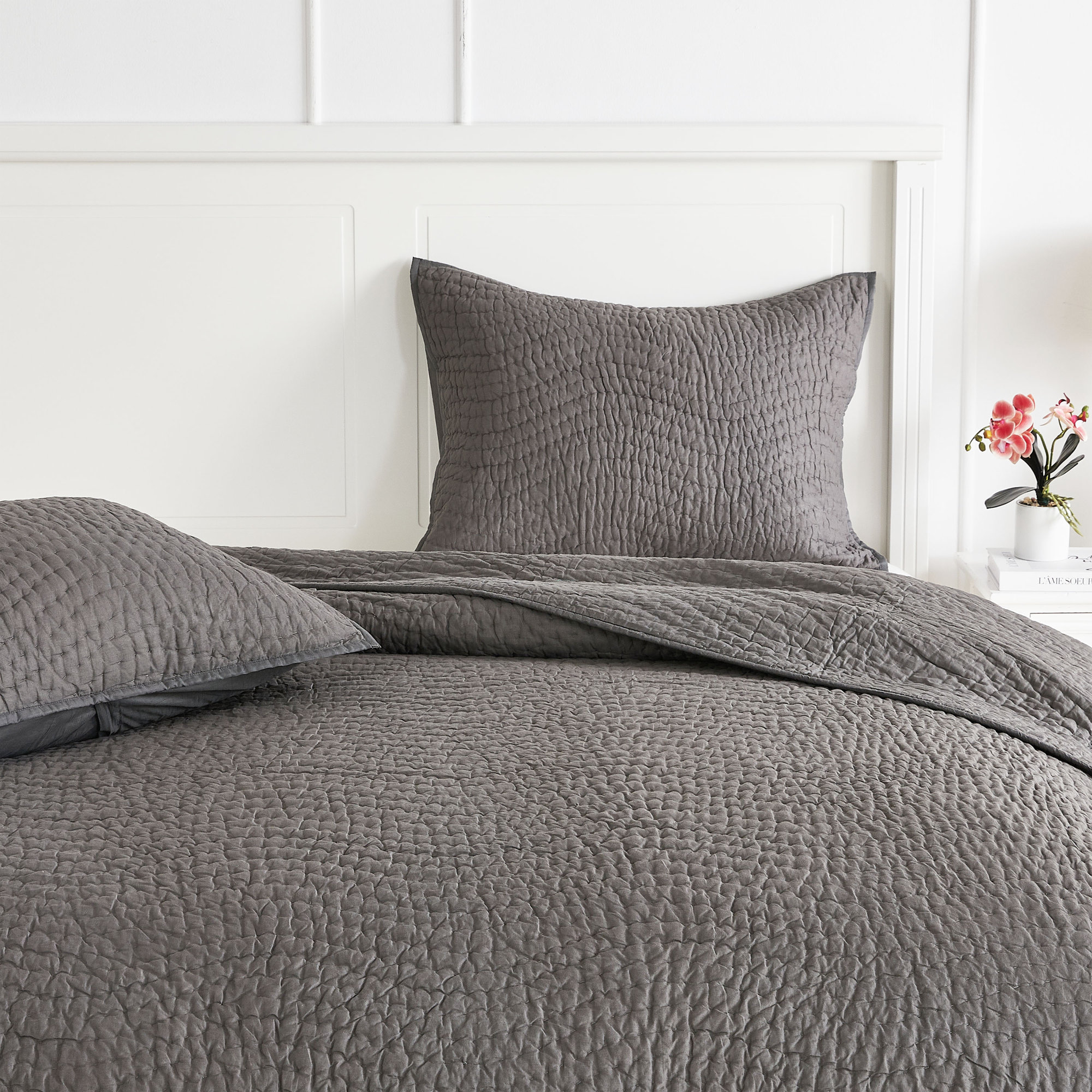 Cotton Wave Hand Stitch Voile Quilt Set, Gray, Queen Quilt + 2 Standard Shams