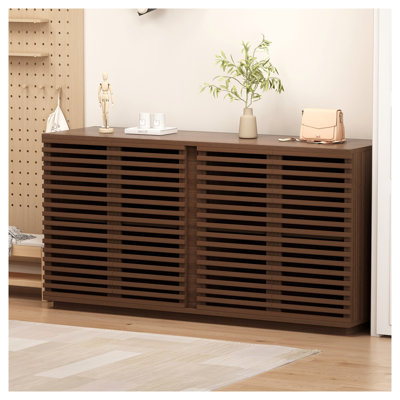 Buffet Mid-Century moderne en chêne avec portes à lattes, armoire de rangement à tablettes réglables pour la salle à manger et le salon