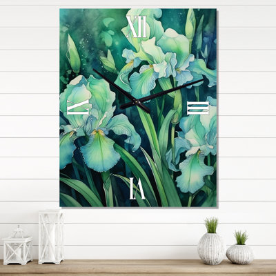 Green Irises Petal V - Horloges murales à motif floral