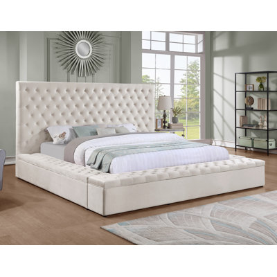 Richmond Upholstered Panel Storage Bed 