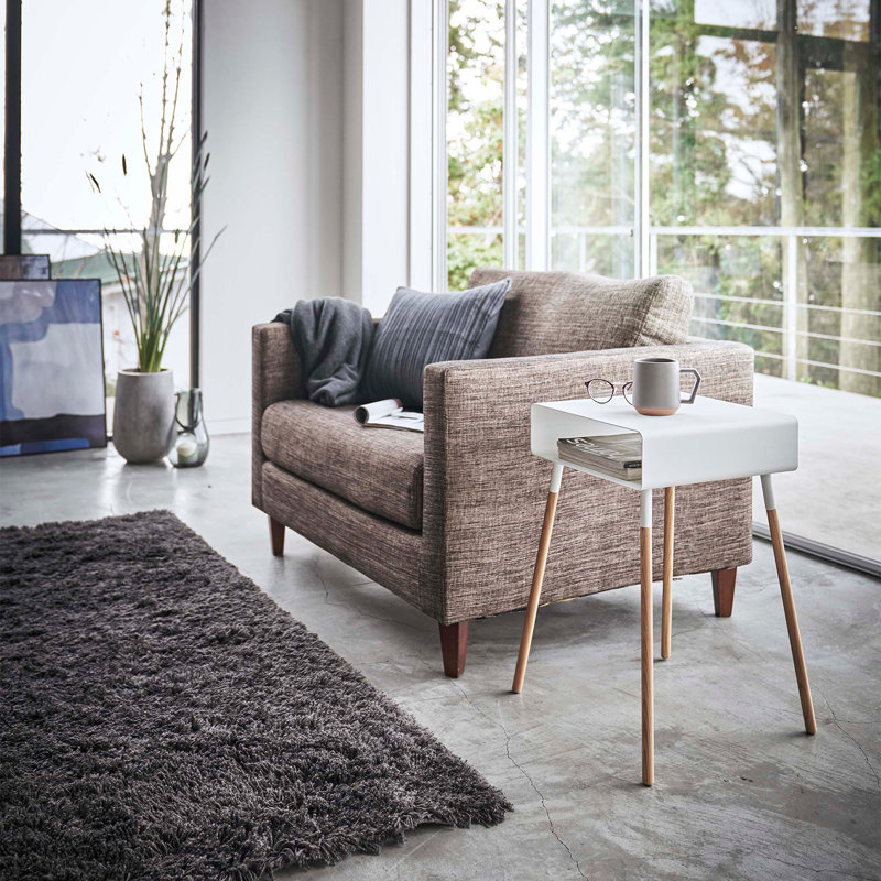 Grande table d'appoint Yamazaki Home avec tablette de rangement, table de chevet rectangulaire, acier et bois, Blanc