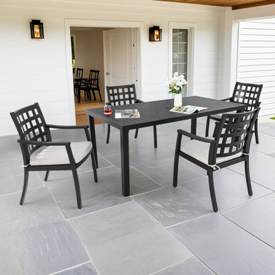Ensemble de salle à manger d'extérieur en fonte d'aluminium 5 pièces 5 pièces, design classique et moderne, table rectangulaire de 35,5 po x 67 po avec 4 chaises, finition noire texturée, coussins Sunbrella en fonte d'argent, résistant aux intempér