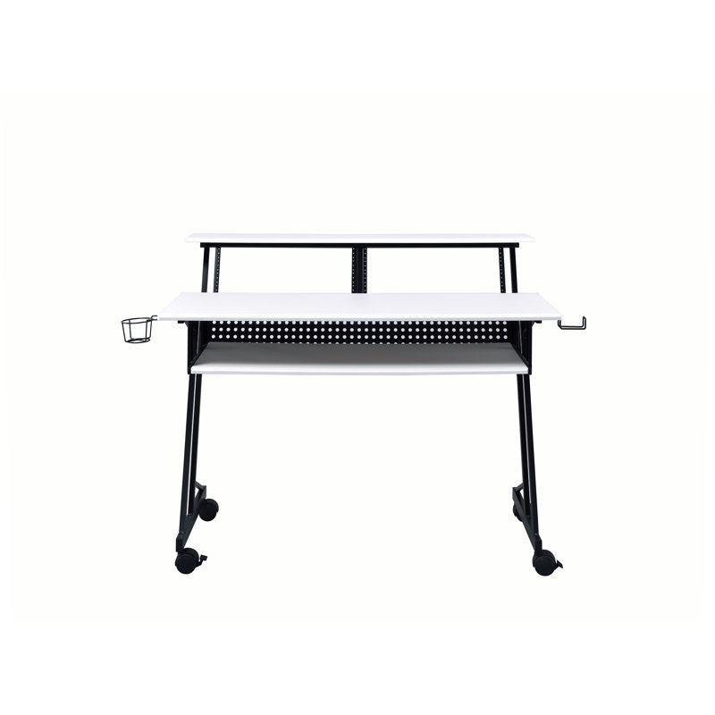 Bureau de studio d'enregistrement musical, Blanc