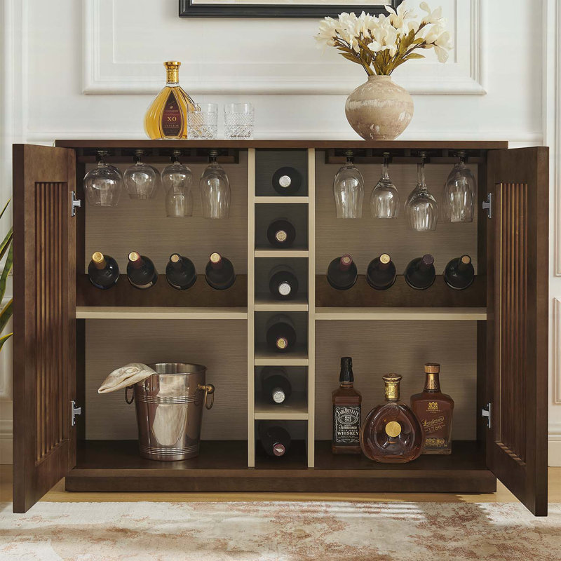 Buffet avec porte-verres et support à vin pour un rangement et une présentation polyvalents, Noyer