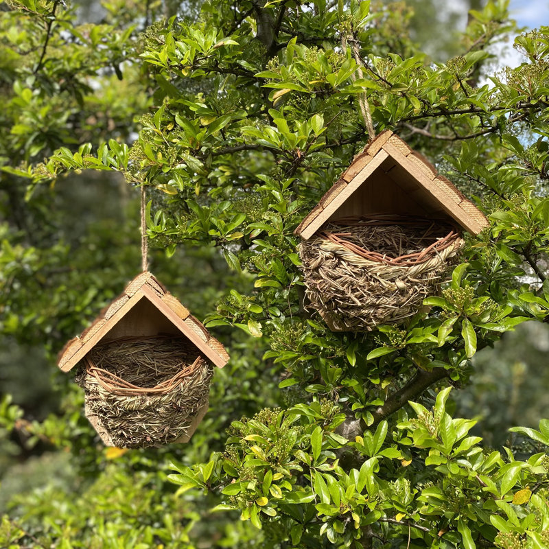 Woven Martin Hanging Bird House with Roof