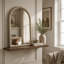Miroir mural arqué orné de perles 20x30 pouces, miroir décoratif luxueux avec bordure perlée, élégant miroir d'appoint à cadre arqué pour salle de bain, chambre, entrée, salon
