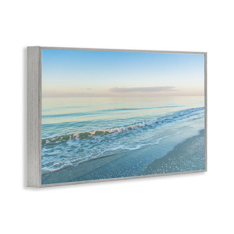 Serene Waves at Sunrise, giclée encadrée, design par Mary Lou Johnson, H 12 po x l 18 po, Estampe numérique Farmhouse
