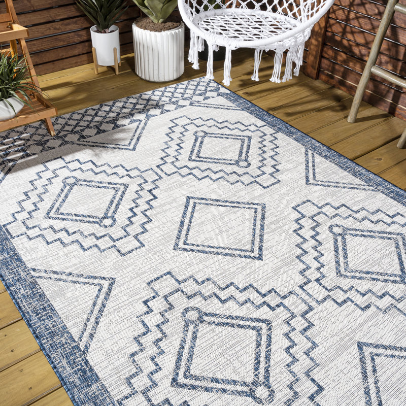 Weside Diamond Tribal Medallion Ivory/Blue Indoor/Outdoor Rug, Rectangle 3'11" x 6'
