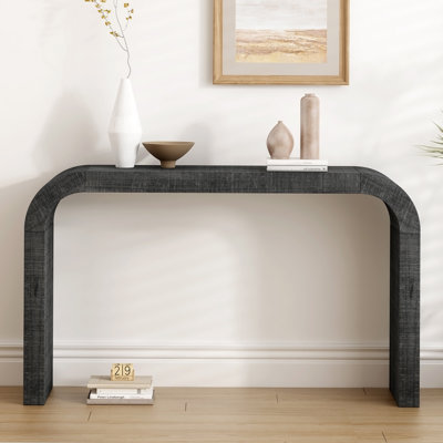 Console en bois avec bord incurvé, texture naturelle, idéale pour rehausser le style et la fonctionnalité des vestibules et des salons