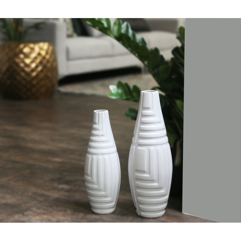 Vase de plancher en relief Leatherhead, H 18 po x l 6,25 po x P 6,25 po