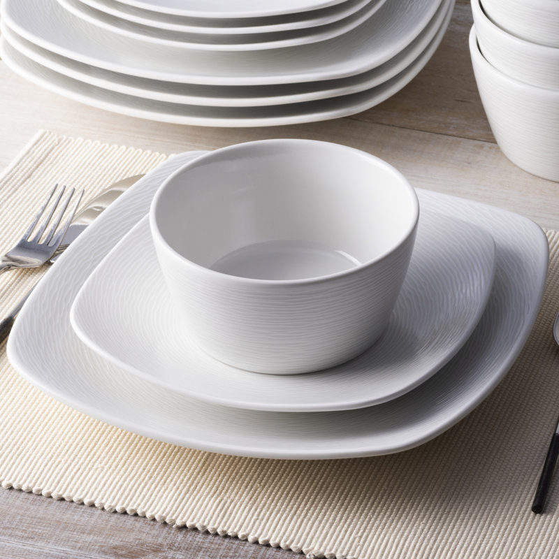 Assiettes plates Noritake, Blanc
