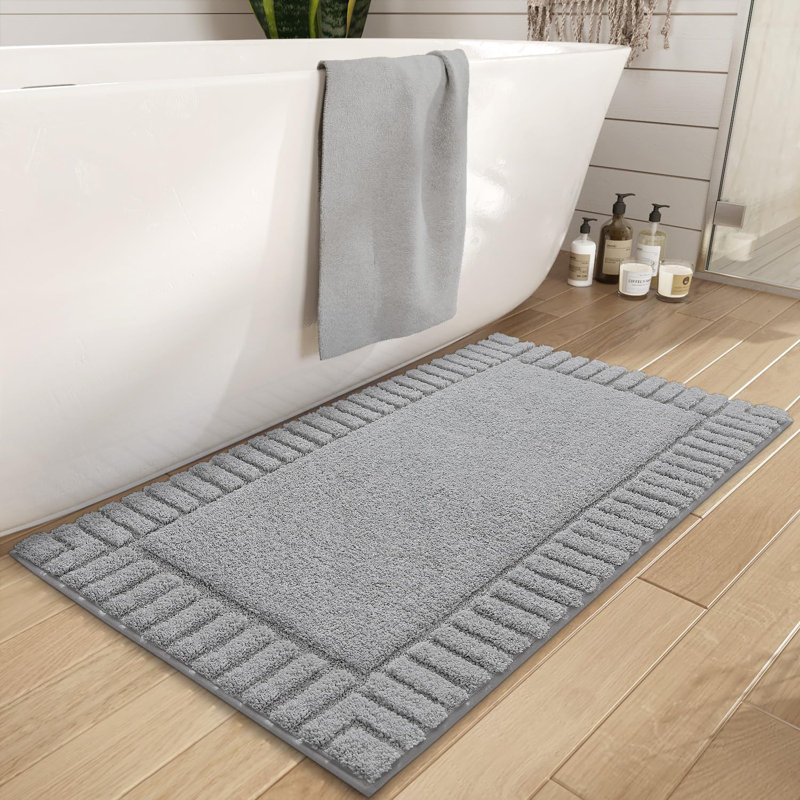 Tapis pour salle de bain, L 20 po x L 31,5 po, Gris clair
