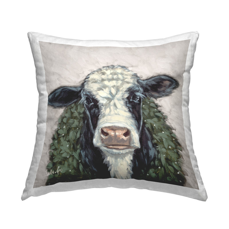 Coussin décoratif imprimé Spache Cow with Wreath par Sara G. Designs