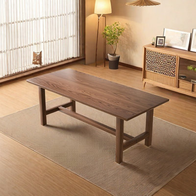 Table en bois massif avec des coins arrondis simples