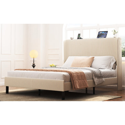 Structure de lit double en métal beige avec station de charge et tête de lit de rangement, support stable pour divers matelas, sans sommier, simple assemblage silencieux, lattes, sommier nécessaire