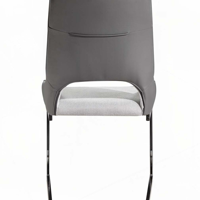 Chaise rembourrée avec pieds en métal