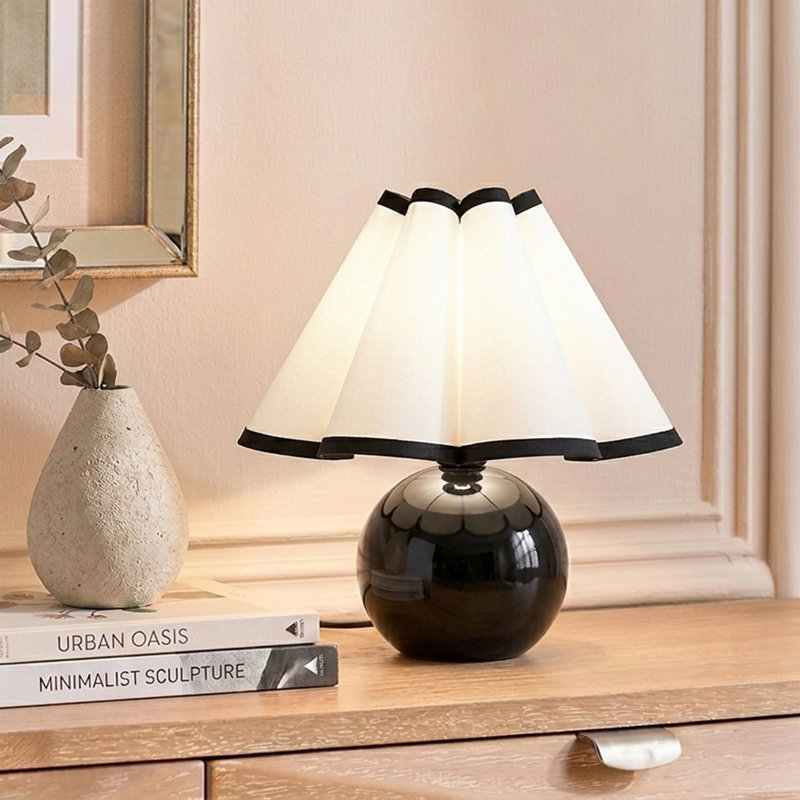 Lampe de table Blair 10 po DEL style Art déco noir, petite, avec base ronde en marbre