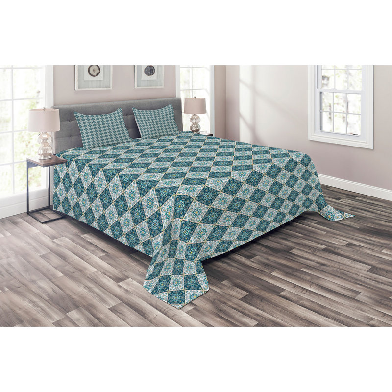 Morrocan Eclectic Geometric Shapes Coverlet, King Bedspread + 2 Shams