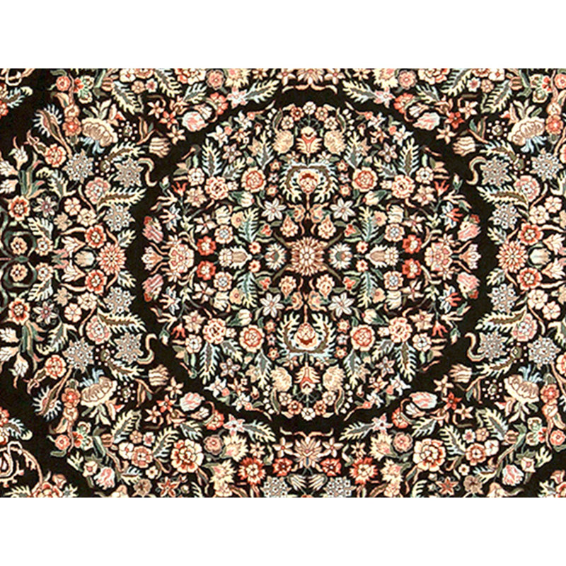 Tapis noir noué à la main de haute qualité
