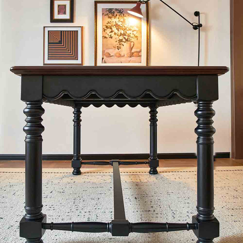 Petite table en bois massif rétro français