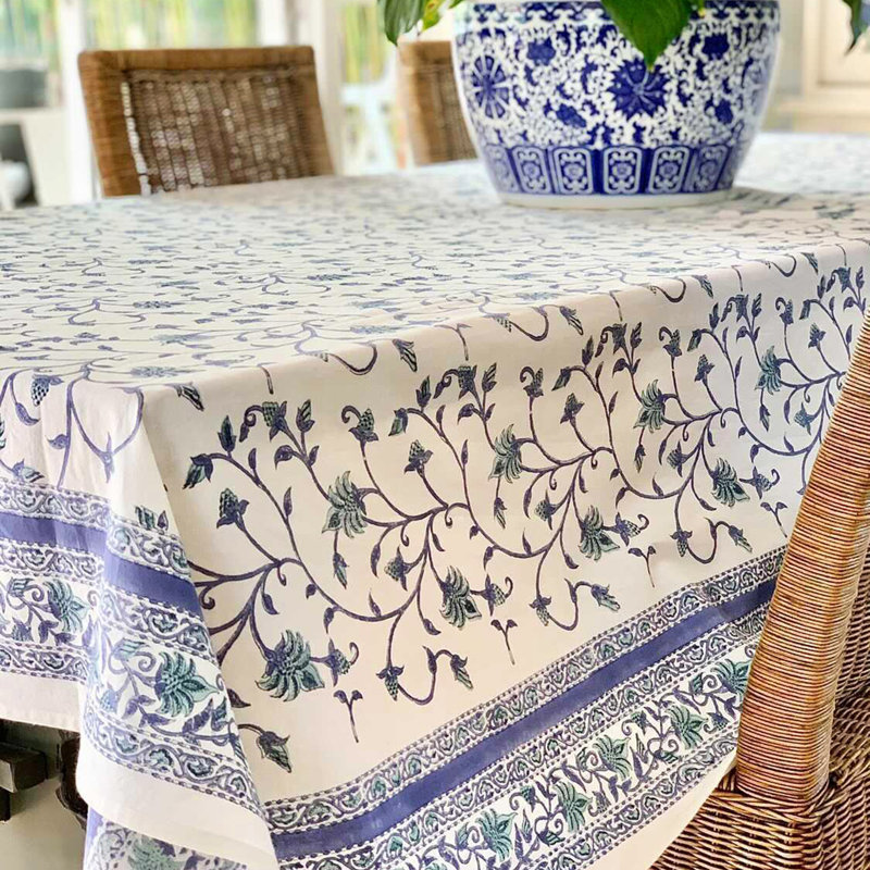 Green Ivy Rectangular Tablecloth, 72" D x 135" L