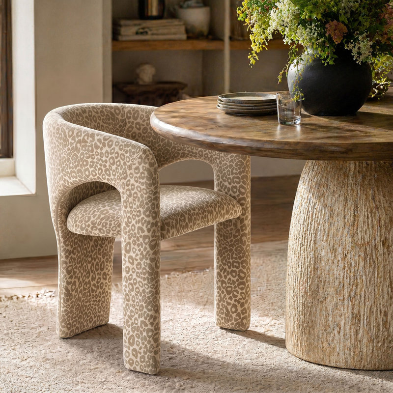 Chaise de salle à manger rembourrée avec dossier courbé et siège rembourré Leopard, Beige