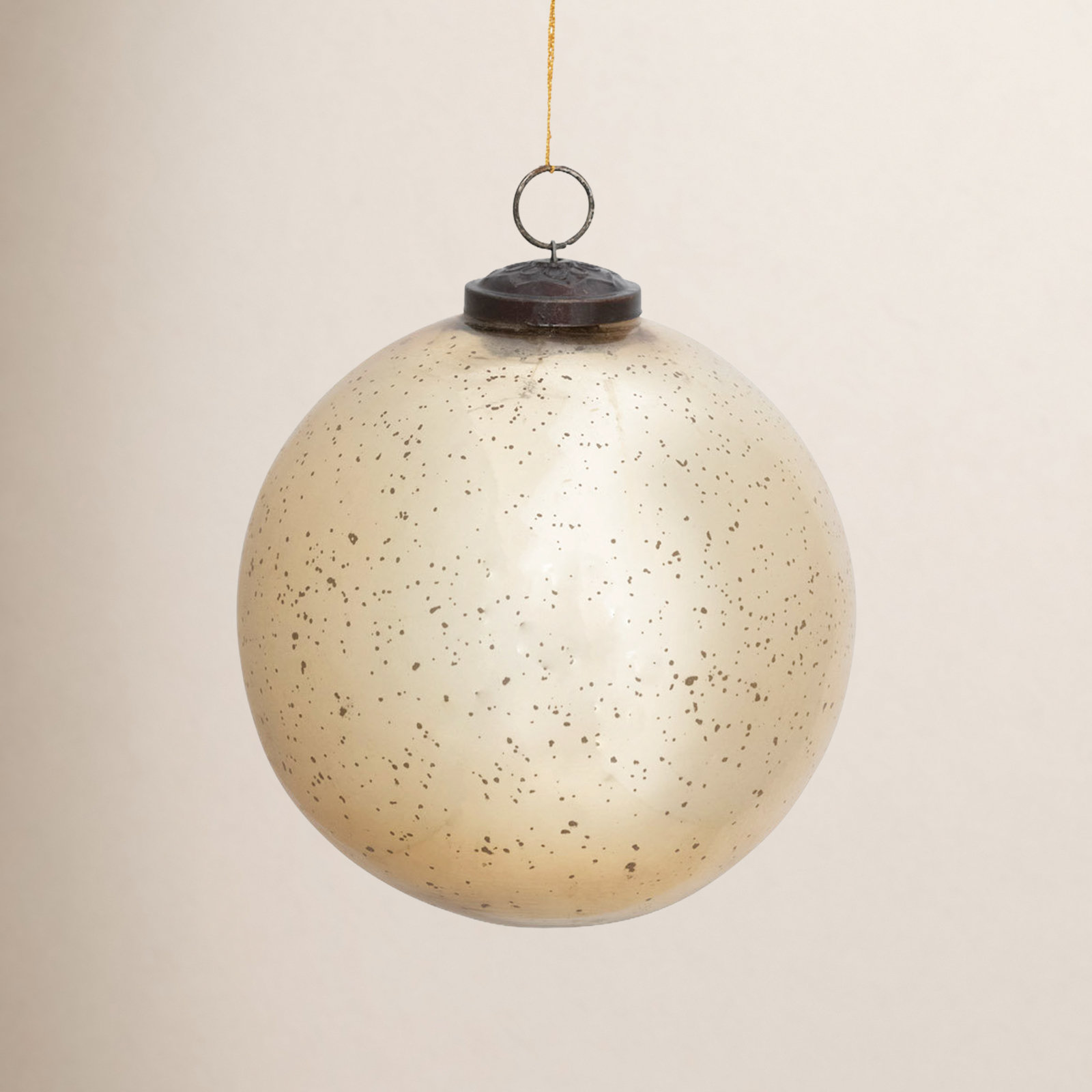 6" Bauble
